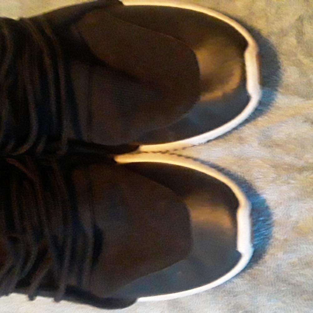 Shoes - Picture 9 of 15